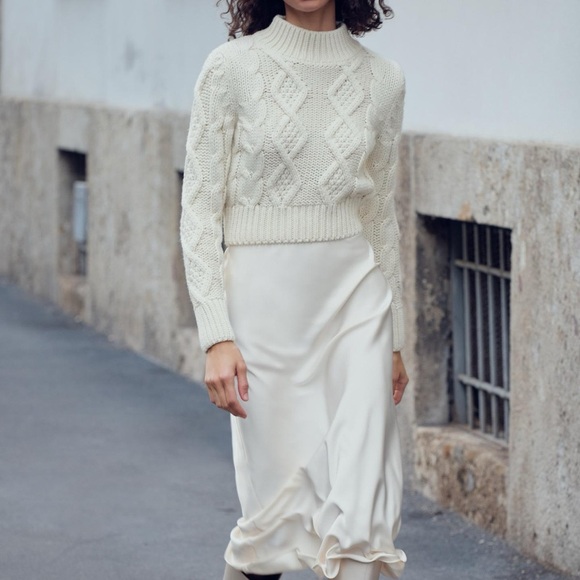 NWT ZARA OPEN BACK CABLE KNIT SWEATER SIZE L - Picture 3 of 6